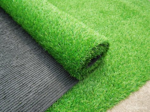 Что нужно учитывать при создании газона из искусственной травы?